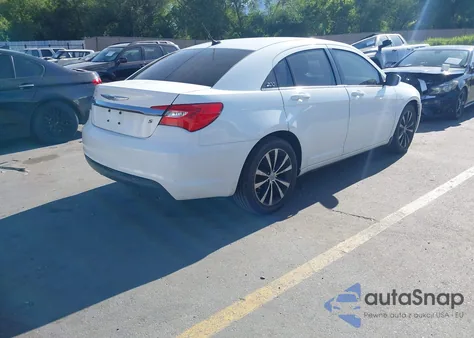 2013 Chrysler 200 Limited z USA, uszkodzony, nr VIN 1C3CCBCG0DN577956
